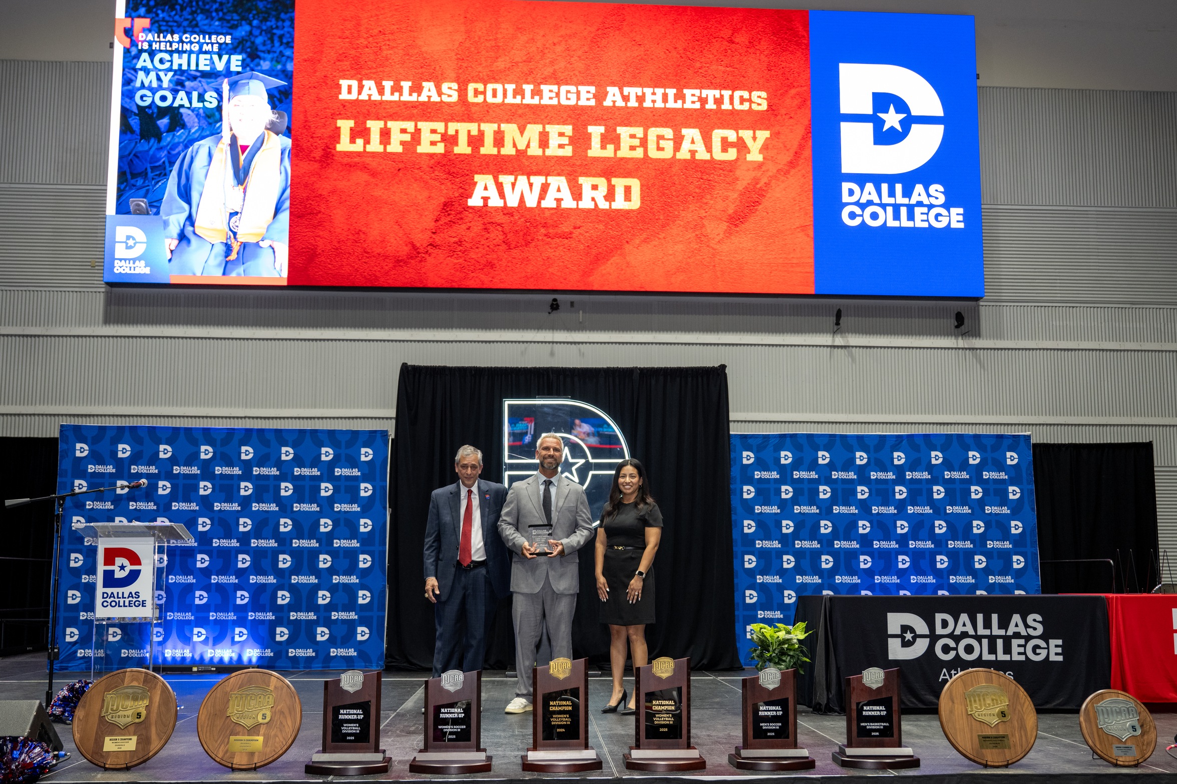 Roberts Honored with Dallas College Athletics Lifetime Legacy Award