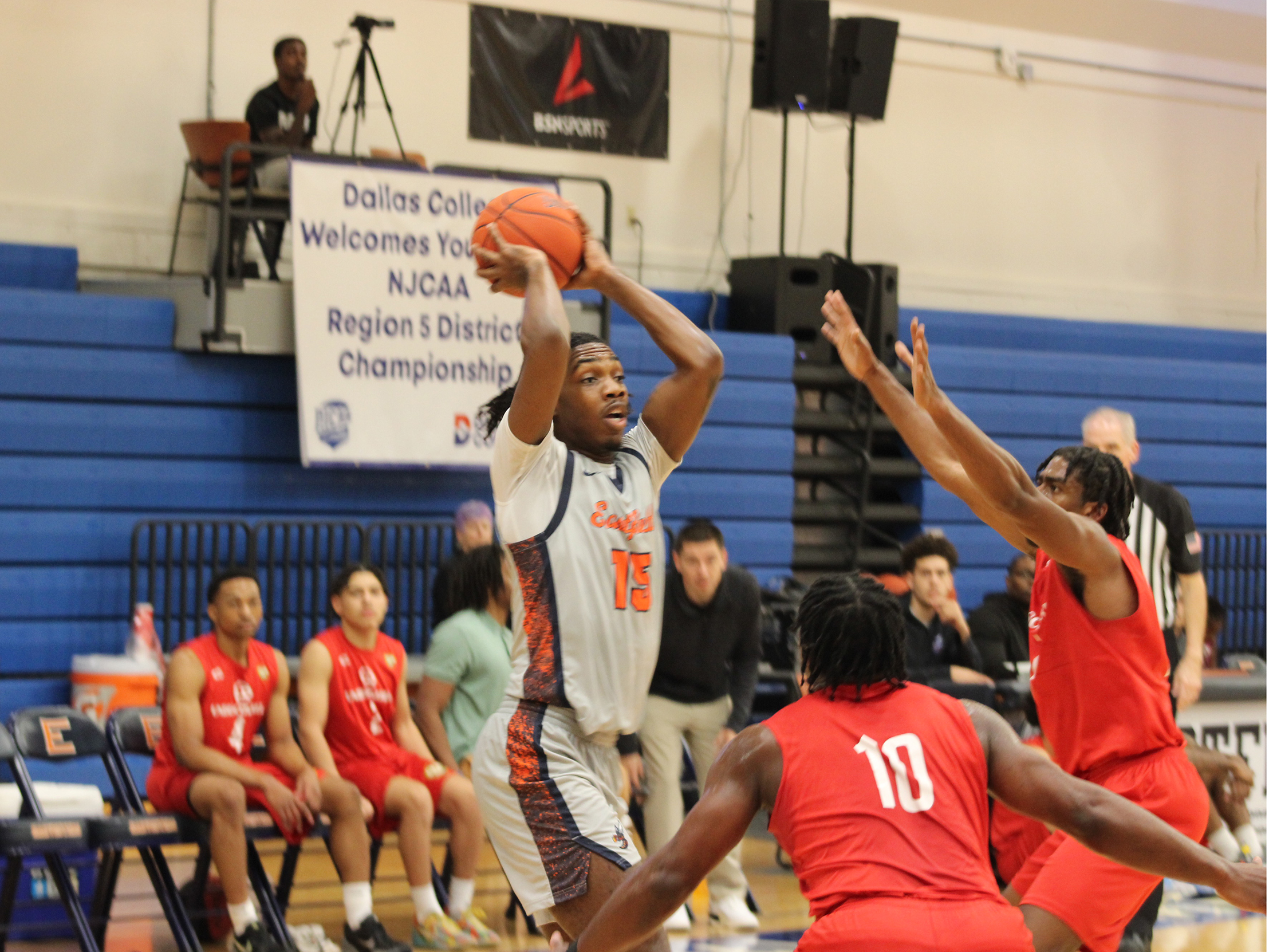 No. 7 Eastfield Beats No. 6 North Lake to Move into Second Place